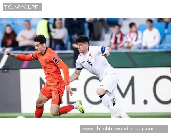 中国队迎战伊拉克队全力争胜期待精彩对决展现足球魅力与团队精神 中国队迎战伊拉克队全力争胜期待精彩对决展现足球魅力与团队精神